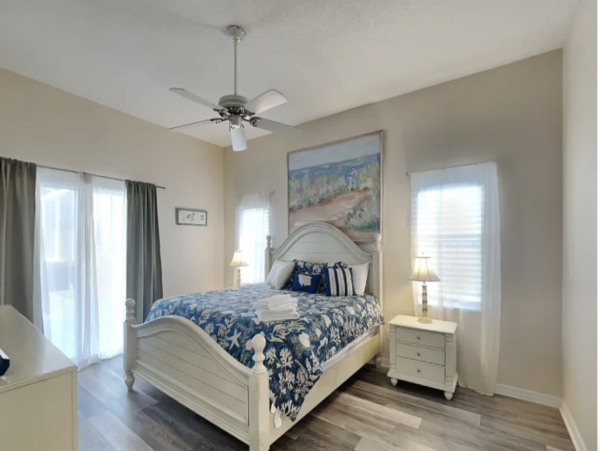 Three Bedroom Three Bathroom New Arrival Pool Home