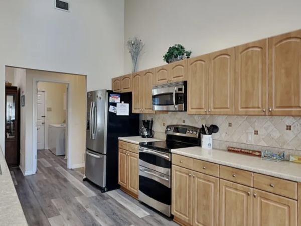 Three Bedroom Three Bathroom New Arrival Pool Home