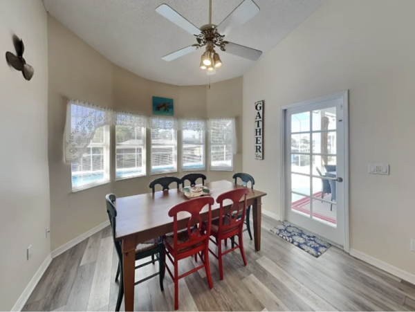 Three Bedroom Three Bathroom New Arrival Pool Home