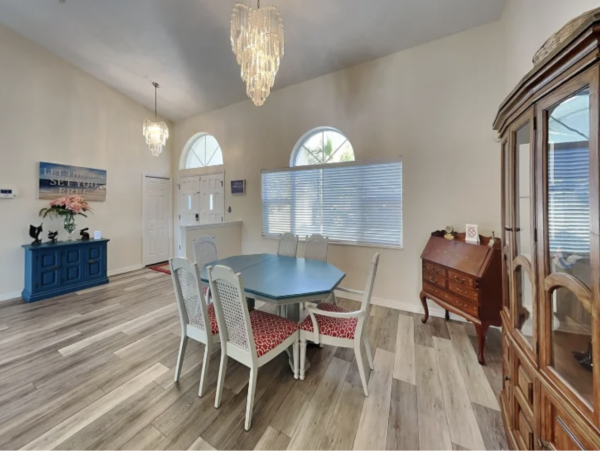 Three Bedroom Three Bathroom New Arrival Pool Home