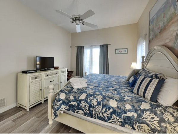 Three Bedroom Three Bathroom New Arrival Pool Home