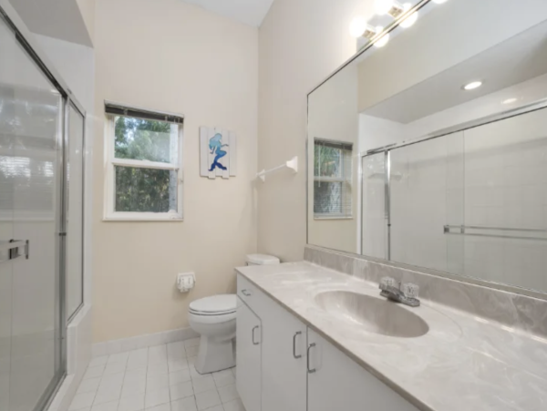 Three Bedroom Three Bathroom New Arrival Pool Home