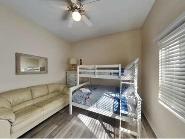 Three Bedroom Three Bathroom New Arrival Pool Home