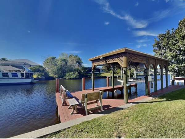 Three Bedroom Three Bathroom New Arrival Pool Home