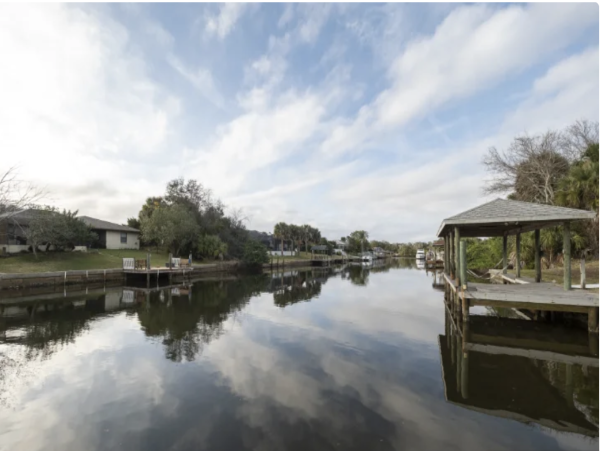 Three Bedroom Three Bathroom New Arrival Pool Home