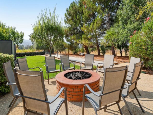 Luxury Napa Valley Vacation Estate with Pool and SPA Sleeps 24