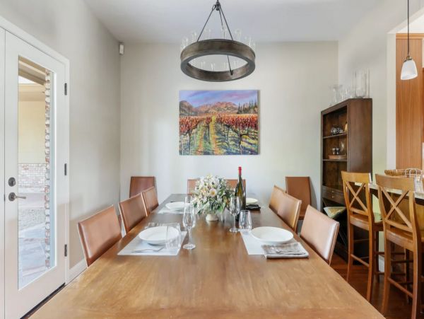 Luxury Napa Valley Vacation Estate with Pool and SPA Sleeps 24