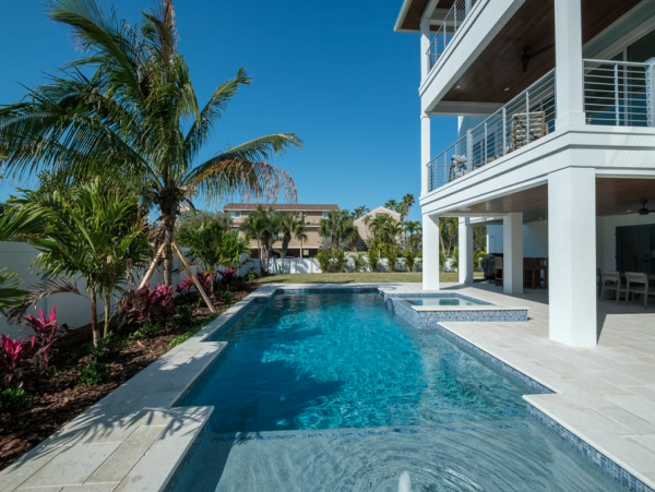 Anna Maria Island Bonus Room Home Heated Pool & Spa