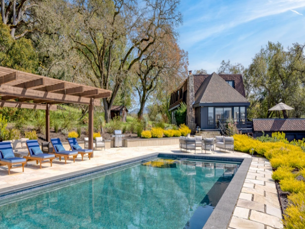 Unique 5 Bedroom Home with Private Pool in Santa Rosa