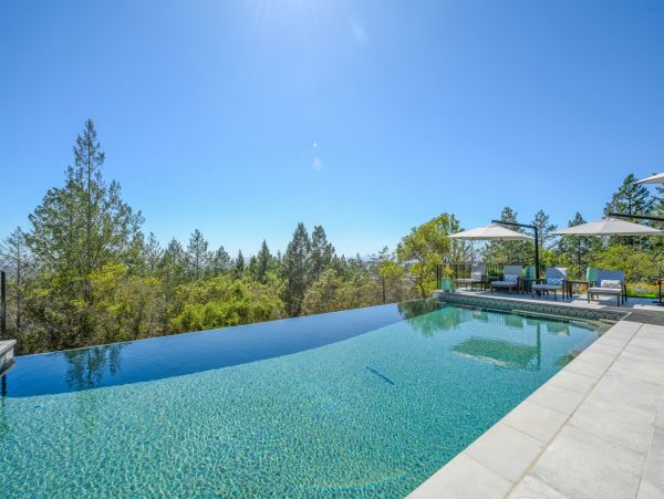 Five Bedroom Posh Vacation Home with Private Pool in Santa Rosa