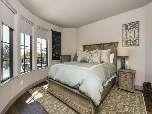 Five Bedroom Posh Vacation Home with Private Pool in Santa Rosa