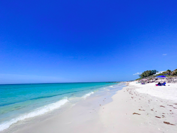 Beachfront Bungalow triplex sleeps 14