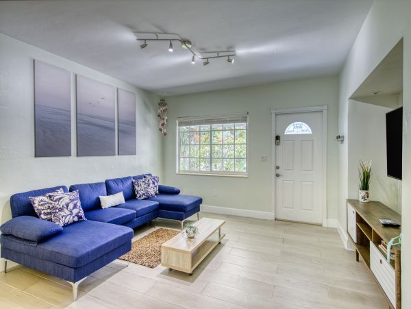Sunny Florida Home Great Location Close to All the Attractions!!