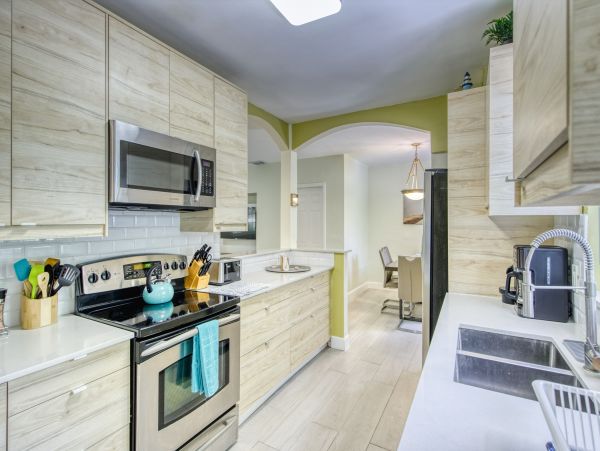 Sunny Florida Home Great Location Close to All the Attractions!!