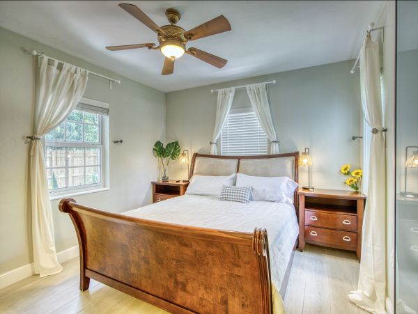 Sunny Florida Home Great Location Close to All the Attractions!!