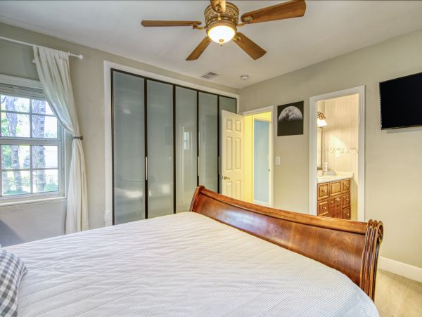 Sunny Florida Home Great Location Close to All the Attractions!!