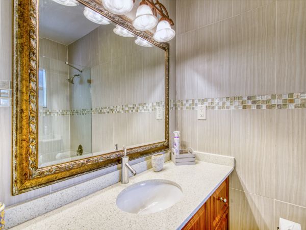 Sunny Florida Home Great Location Close to All the Attractions!!