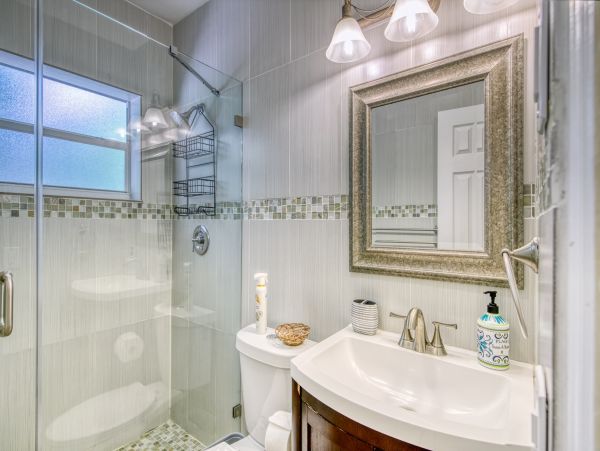 Sunny Florida Home Great Location Close to All the Attractions!!