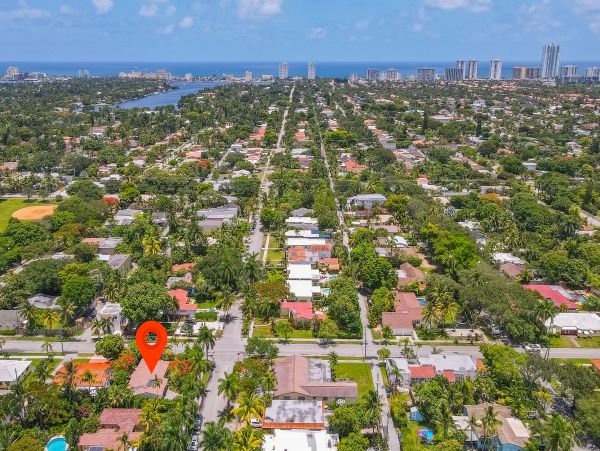 Sunny Florida Home Great Location Close to All the Attractions!!