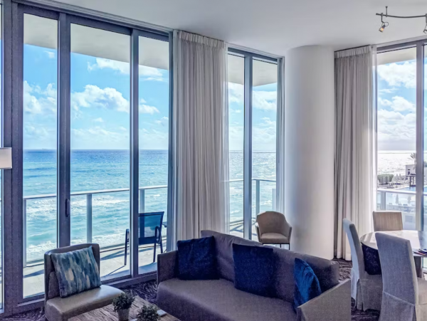 Stunning Ocean Views Apartment