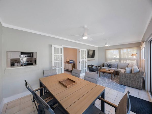 Treasure Island Vacation Rentals Florida Gulf Coast Pool Homes by Emerald Kite
