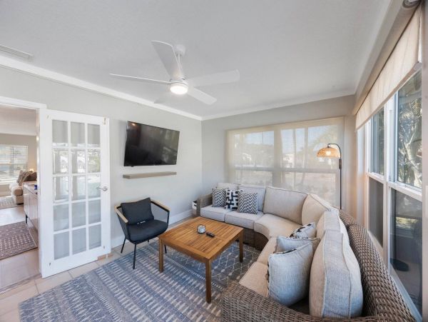 Treasure Island Vacation Rentals Florida Gulf Coast Pool Homes by Emerald Kite