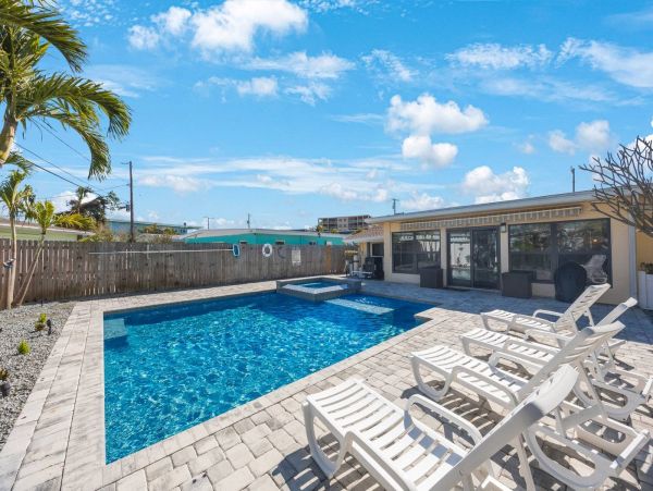 Treasure Island Vacation Rentals Florida Gulf Coast Pool Homes by Emerald Kite