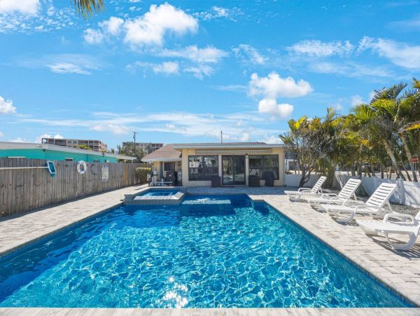 Treasure Island Vacation Rentals Florida Gulf Coast Pool Homes by Emerald Kite