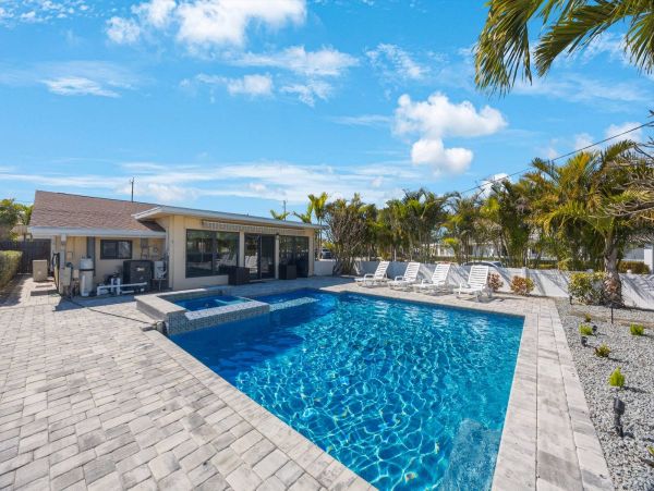 Treasure Island Vacation Rentals Florida Gulf Coast Pool Homes by Emerald Kite