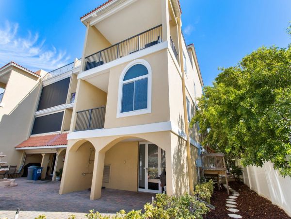 Treasure Island Beachfront Vacation Rental Sunset Beach Luxury Home with Rooftop Deck