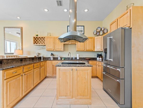 Treasure Island Beachfront Vacation Rental Sunset Beach Luxury Home with Rooftop Deck
