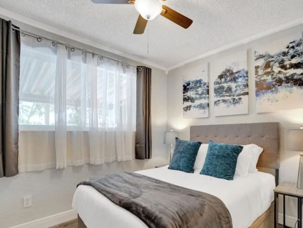 4 Bedroom Vacation Pool Home in Fort Lauderdale Sleeps 10