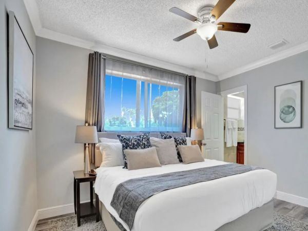 4 Bedroom Vacation Pool Home in Fort Lauderdale Sleeps 10