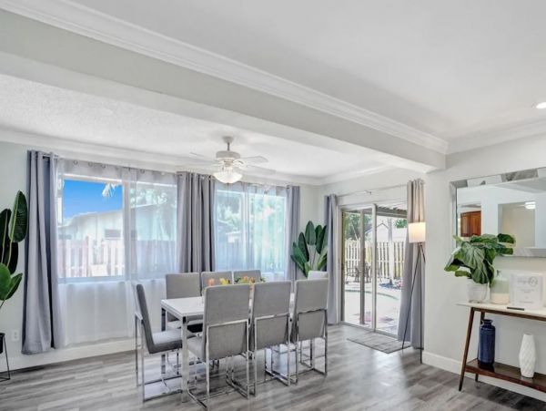 4 Bedroom Vacation Pool Home in Fort Lauderdale Sleeps 10