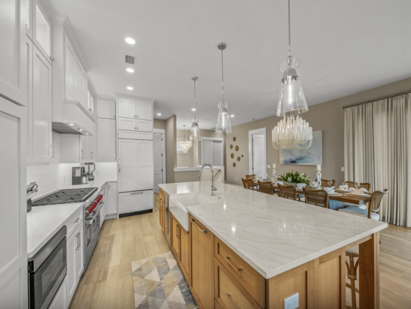 Sensational Coastal Vacation Home in Siesta Key with Pool and Great Location!
