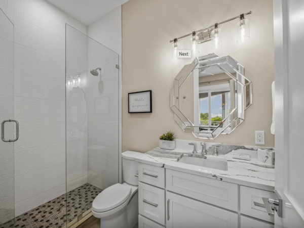Sensational Coastal Vacation Home in Siesta Key with Pool and Great Location!