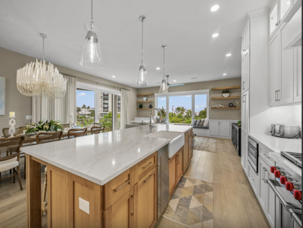 Sensational Coastal Vacation Home in Siesta Key with Pool and Great Location!