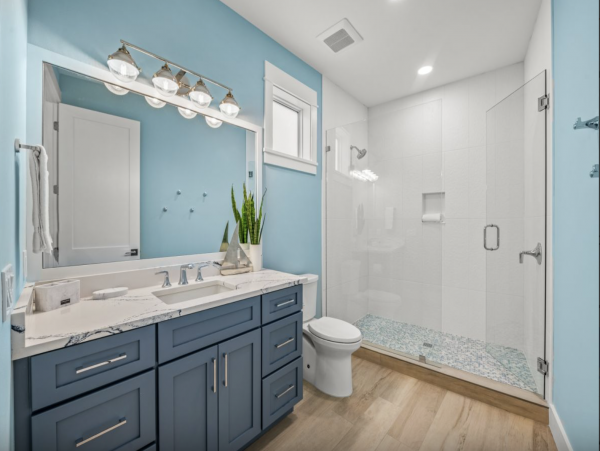Sensational Coastal Vacation Home in Siesta Key with Pool and Great Location!