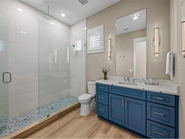 Sensational Coastal Vacation Home in Siesta Key with Pool and Great Location!