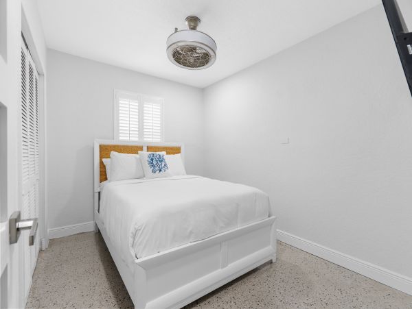 Hollywood Vacation Home Four Bedroom