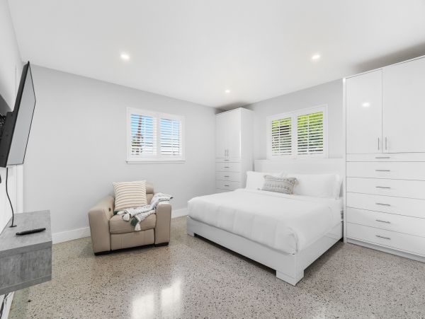 Hollywood Vacation Home Four Bedroom