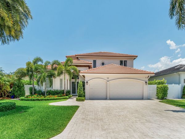 Stunning Vacation Pool Home in Lauderdale By The Sea Sleeps 10