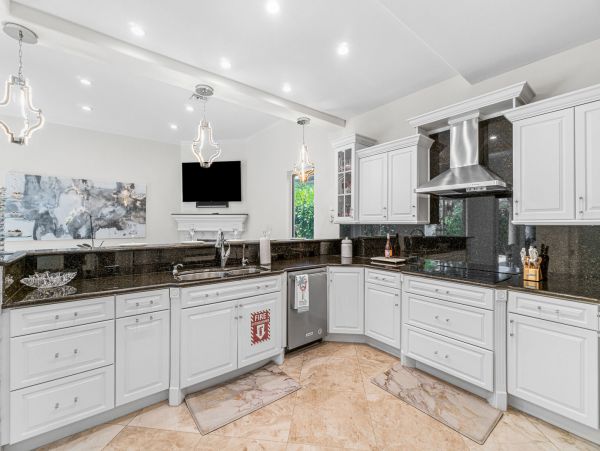 Stunning Vacation Pool Home in Lauderdale By The Sea Sleeps 10