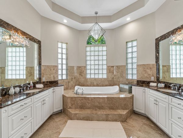Stunning Vacation Pool Home in Lauderdale By The Sea Sleeps 10
