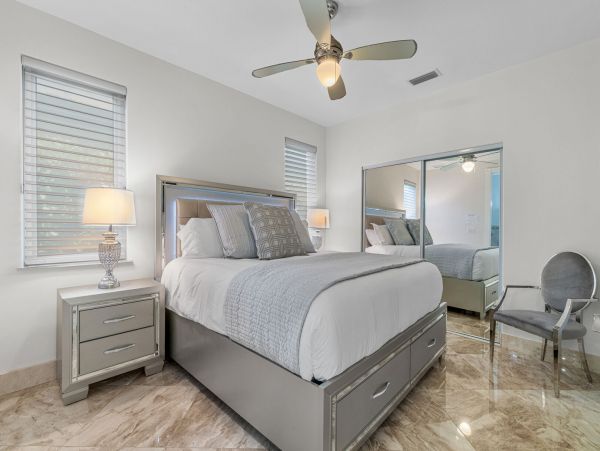 Stunning Vacation Pool Home in Lauderdale By The Sea Sleeps 10