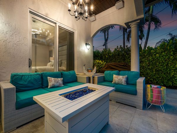 Stunning Vacation Pool Home in Lauderdale By The Sea Sleeps 10