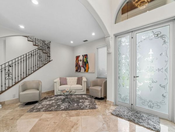 Stunning Vacation Pool Home in Lauderdale By The Sea Sleeps 10