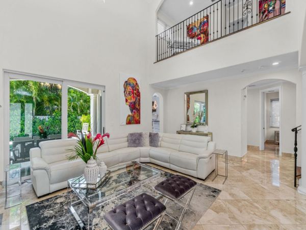 Stunning Vacation Pool Home in Lauderdale By The Sea Sleeps 10