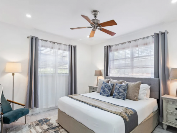 Lovely 4 Bedroom Home with Private Pool in Dania Beach