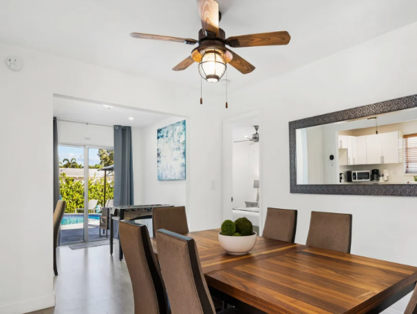 Lovely 4 Bedroom Home with Private Pool in Dania Beach